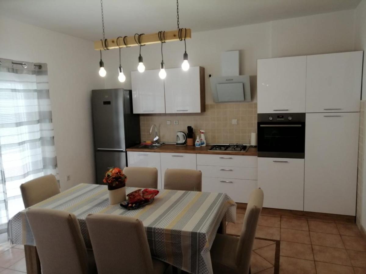 Deny Apartment Zaboric Luaran gambar