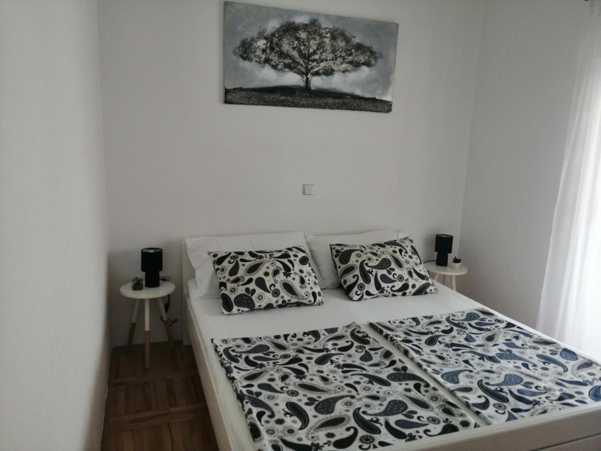 Deny Apartment Zaboric Luaran gambar